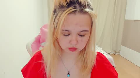 miss__selena online show from January 25, 4:24 pm