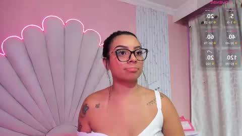 miss__star_ online show from July 25, 5:44 pm