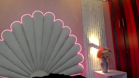 miss__star_ online show from April 30, 6:02 pm