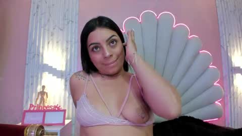 miss__star_ online show from April 22, 4:14 pm