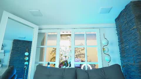 Zoe online show from June 25, 6:13 pm