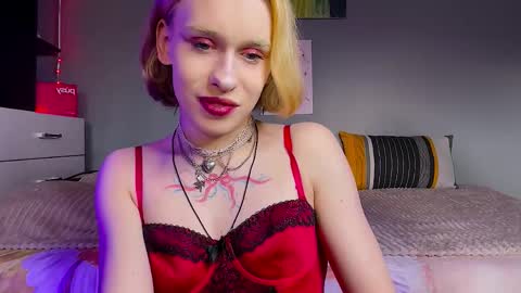 Anya online show from April 29, 3:06 pm