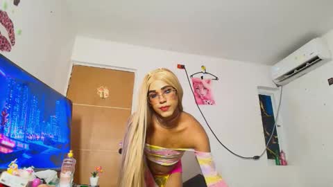 miss_channellx online show from May 29, 10:13 am