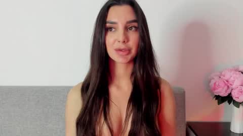 Snapshot of miss_emilyy chatting on October 19, 11:42 pm Emily online show from October 19, 11:42 pm