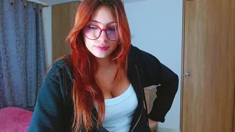 Snapshot of miss_issaa chatting on January 29, 9:33 am Isabella online show from January 29, 9:33 am