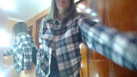 lilieth  online show from December 1, 8:51 pm