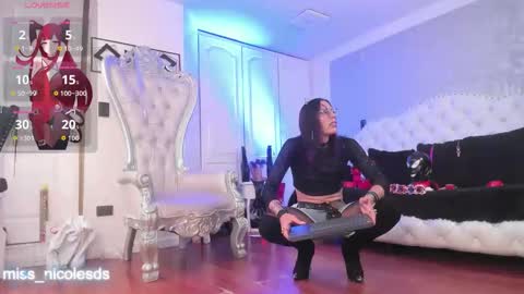 Miss Nicole online show from May 8, 2:12 pm