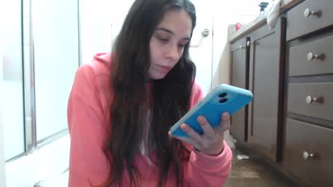 Bella online show from December 5, 2:26 am