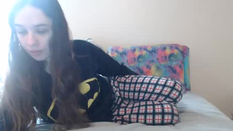 Bella online show from December 6, 5:28 pm