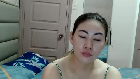 HOT MOMMY ZEPHYR online show from March 1, 8:24 pm