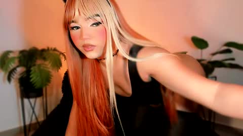 miss_zz online show from May 17, 1:09 pm
