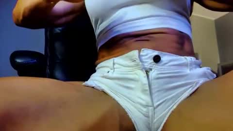 Alesyamuscledoll online show from July 8, 10:13 pm
