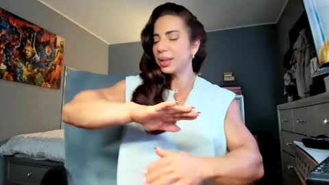 Alesyamuscledoll online show from April 4, 2:35 pm