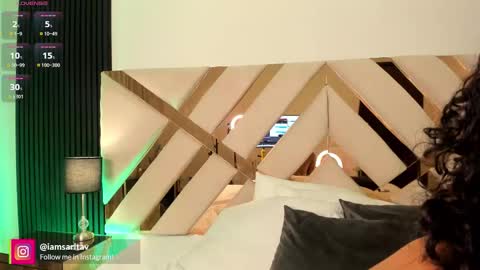 Sara Vanegas online show from February 13, 1:25 pm