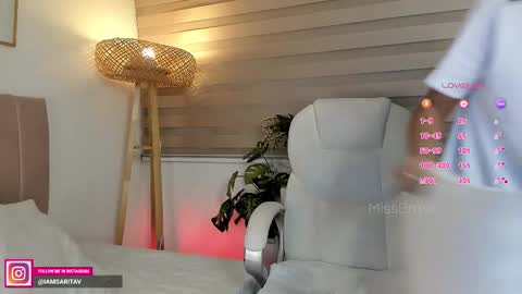 Sara Vanegas online show from November 3, 12:06 pm