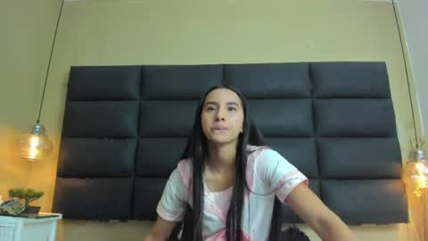charllote online show from May 2, 9:09 pm