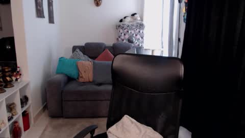 Emilie Diaz online show from February 20, 3:03 pm