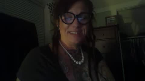 misshoneybadger333 online show from November 15, 4:14 am