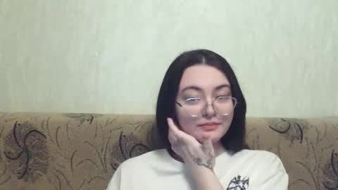 missis mona online show from December 17, 6:09 am