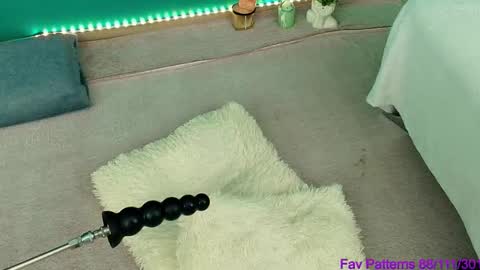 missjasminee online show from March 10, 3:49 pm