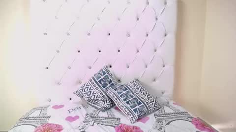 Danna online show from February 14, 8:37 pm