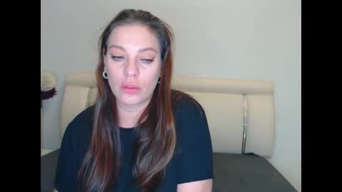 Khloe online show from December 19, 10:49 pm