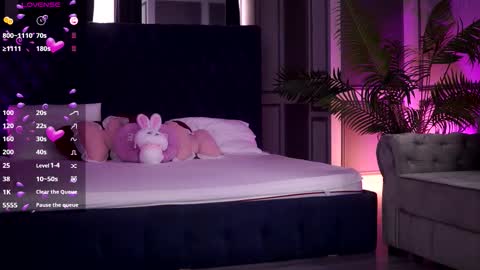 misskiarra online show from September 29, 6:56 am