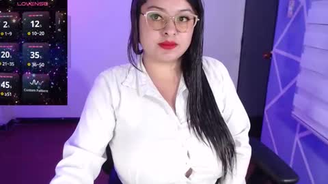 Miia online show from November 20, 4:04 pm