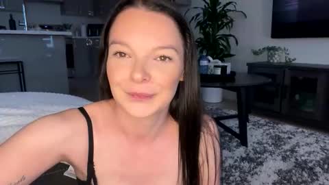 MissMia online show from May 1, 4:34 pm