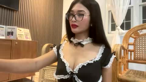 missminervaa online show from October 24, 4:19 pm