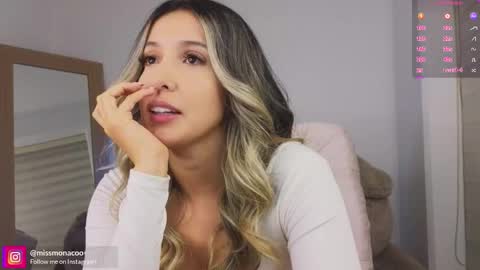 Snapshot of missmonaco chatting on October 31, 1:06 am Emma Rivera online show from October 31, 1:06 am