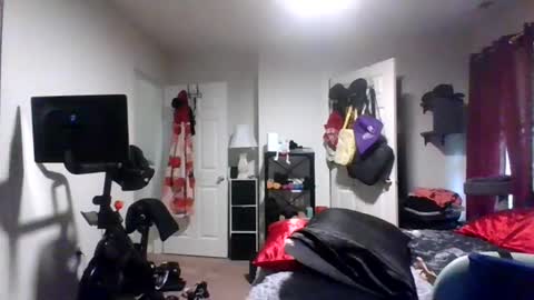 MissMona online show from April 19, 6:10 pm