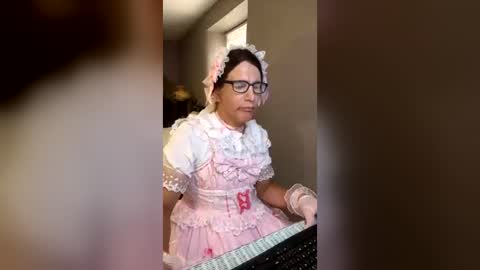 Nicole Smith online show from July 26, 10:40 pm