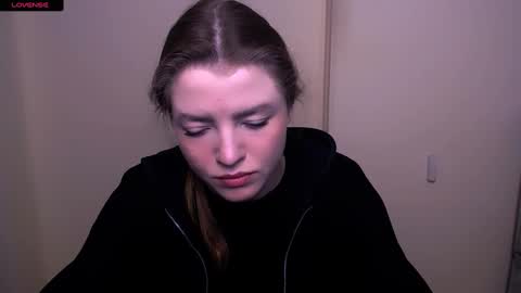 Snapshot of missoliviaa_ chatting on February 22, 9:01 am Olivia online show from February 22, 9:01 am