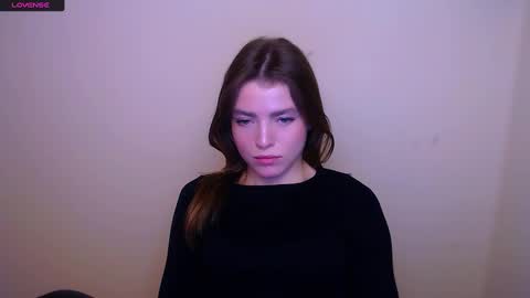 Snapshot of missoliviaa_ chatting on February 16, 10:54 am Olivia online show from February 16, 10:54 am
