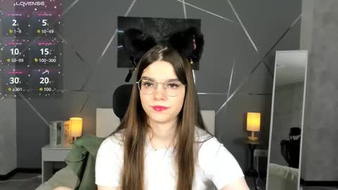 misss_evelyne online show from January 8, 1:22 am