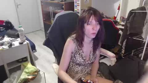 missthon online show from March 11, 11:57 am