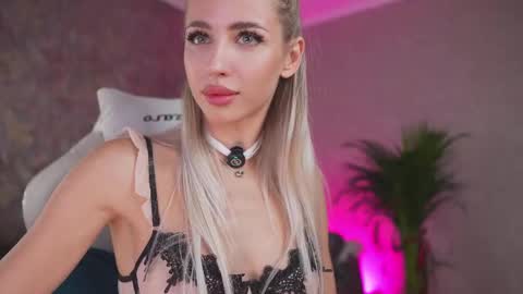 Snapshot of misstics_ chatting on October 2, 5:56 pm Eva online show from October 2, 5:56 pm