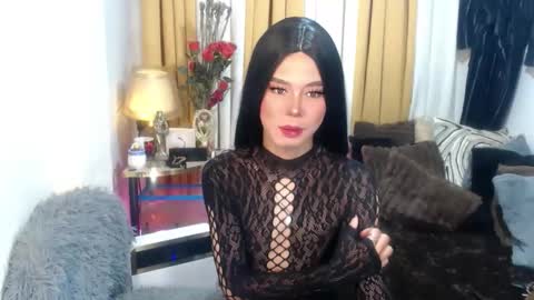 Stella online show from May 5, 11:43 pm