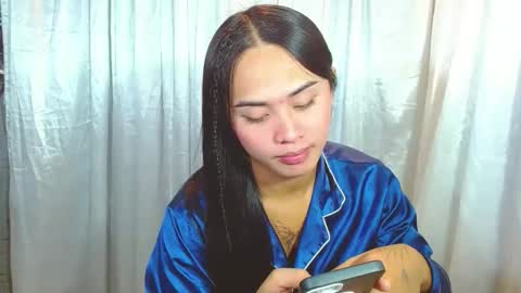 SweetViolet online show from April 29, 2:11 pm