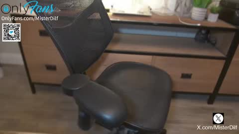 MISTER DILF  online show from March 5, 10:10 pm