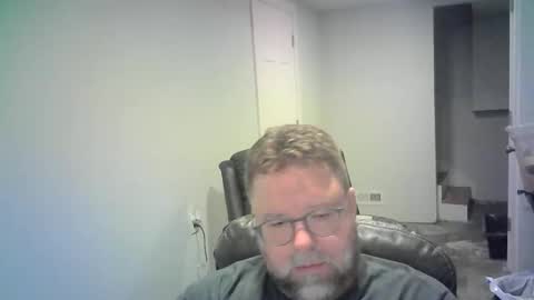 Mr. Happy online show from February 5, 7:01 am