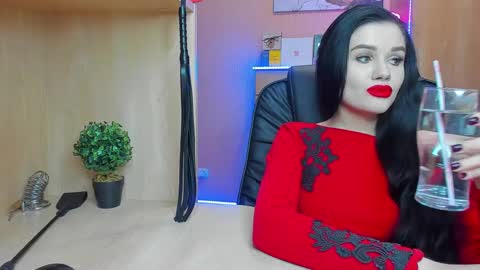 Snapshot of mistress_kristi chatting on March 9, 9:25 pm Mistress Kristi online show from March 9, 9:25 pm