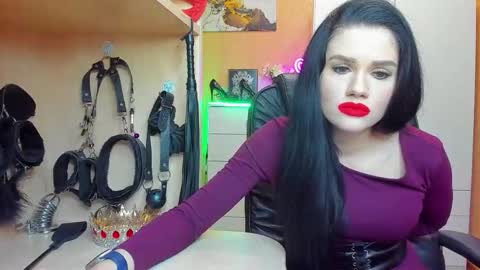 Snapshot of mistress_kristi chatting on October 11, 10:24 pm Mistress Kristi online show from October 11, 10:24 pm