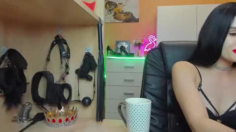 Snapshot of mistress_kristi chatting on September 24, 8:37 pm Mistress Kristi online show from September 24, 8:37 pm
