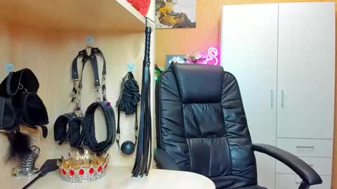 Mistress Kristi online show from March 14, 10:25 pm