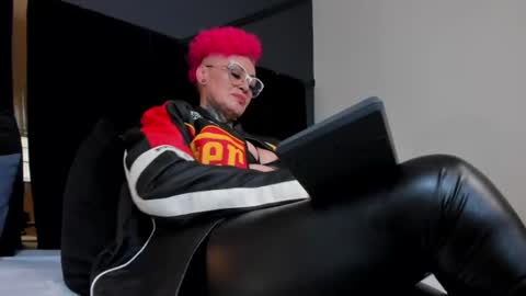 Sandy Mistress  online show from July 2, 10:58 pm