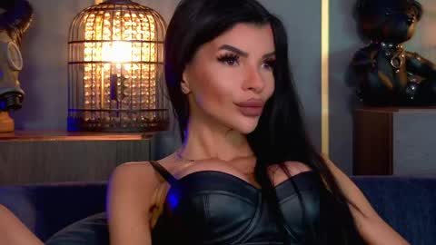 Elenia online show from May 18, 1:50 pm