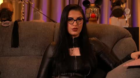 Mistress Kelly online show from December 3, 1:37 am