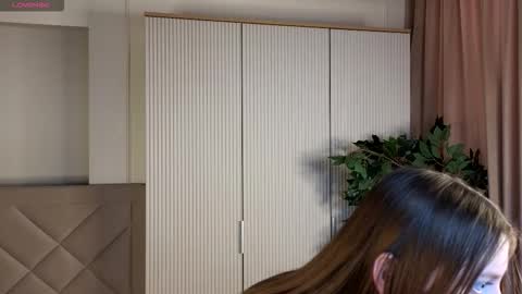 Sara online show from March 6, 8:24 am